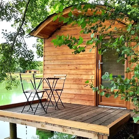 Kemping Domaine Du Balbuzard Condat-en-Combraille